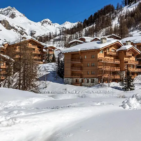 De Standing Avec Cheminee Et Parking En Des Pistes - Fr-1-694-247 *